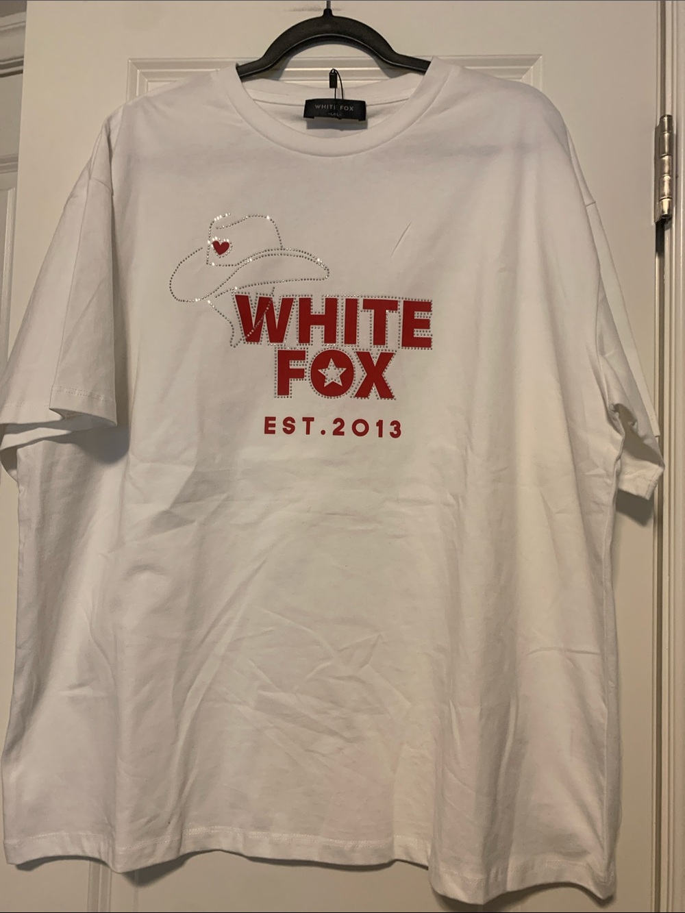 White Fox Oversized Tee- Loving on You
Sz L/XL, NWT